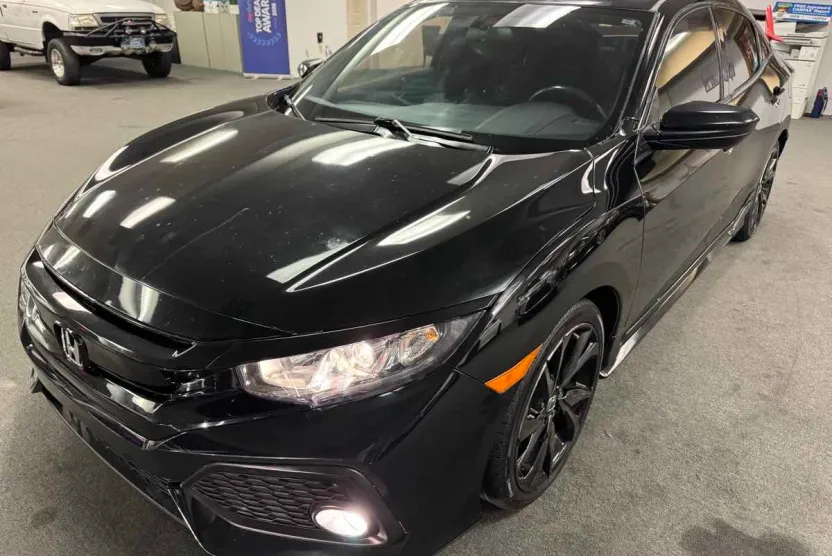 2018 Honda Civic Hatchback Sport photo 1