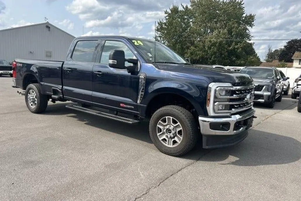 2024 Ford F-350 Lariat photo 1