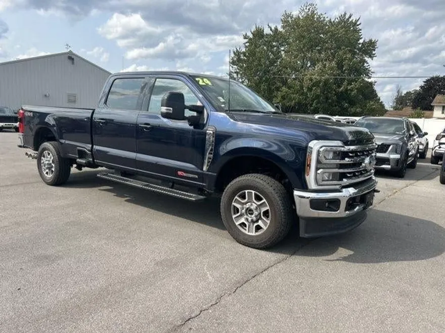 2024 Ford F-350 Lariat photo 1