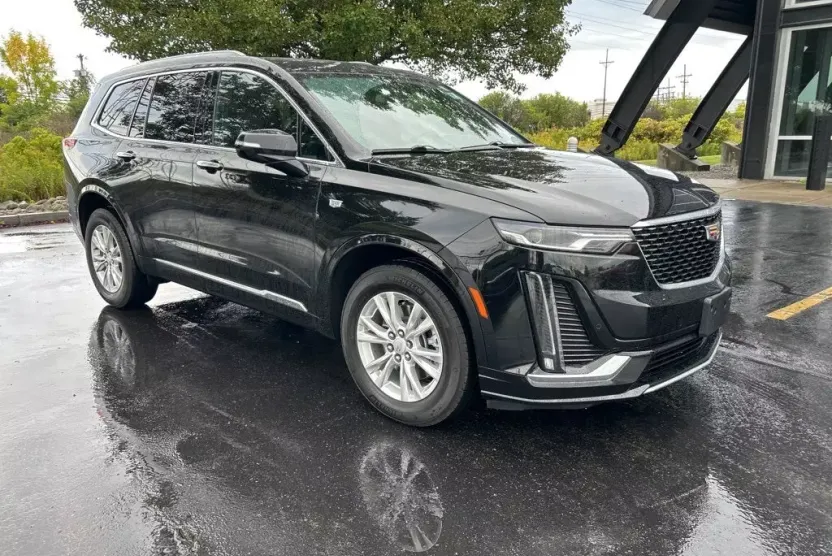 2022 Cadillac XT6 Luxury photo 1