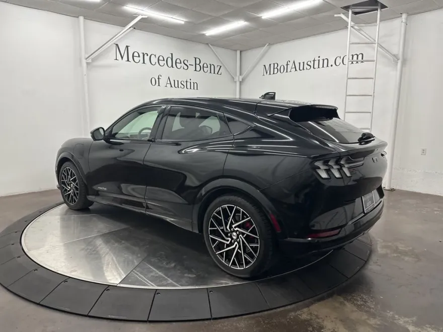 2022 Ford Mustang Mach-E GT photo 1