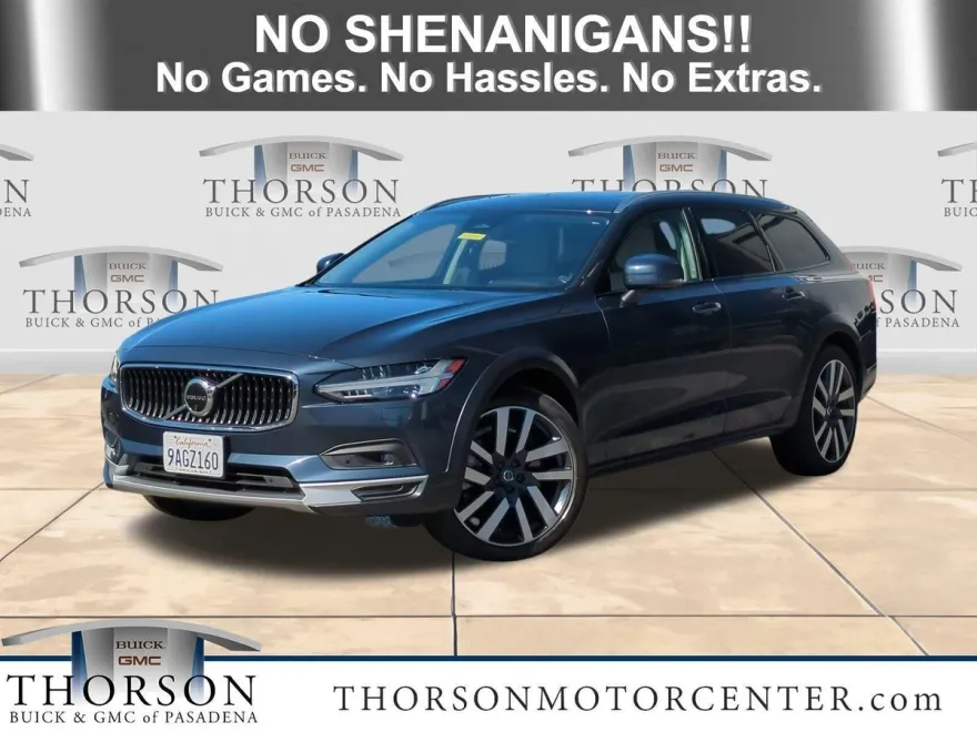 2022 Volvo V90 Cross Country photo 1