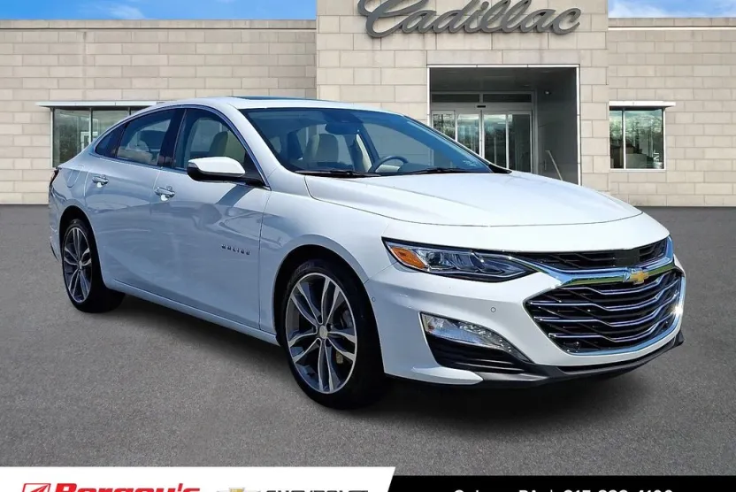 2022 Chevrolet Malibu Premier photo 1