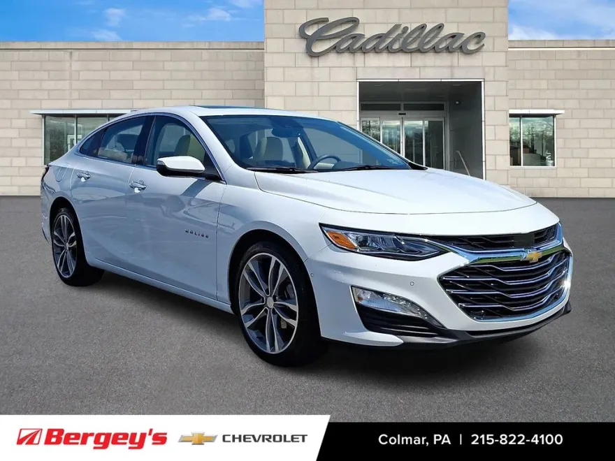 2022 Chevrolet Malibu Premier photo 1
