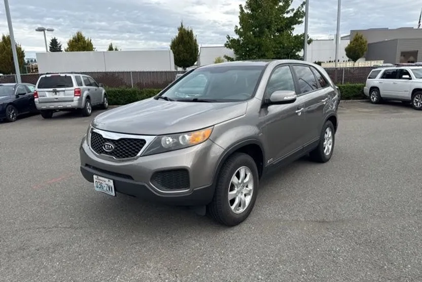 2011 Kia Sorento LX photo 1