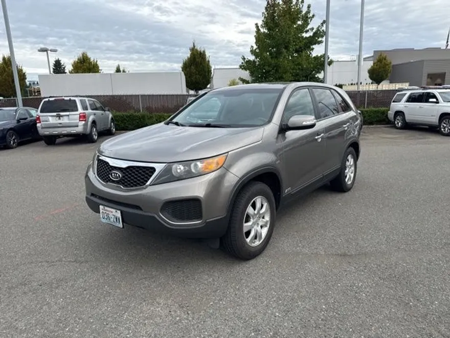 2011 Kia Sorento LX photo 1