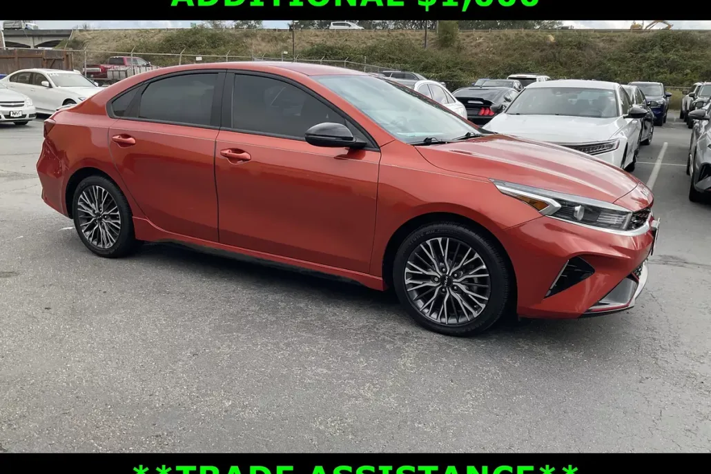 2023 Kia Forte GT-Line photo 1