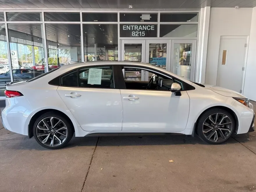 2022 Toyota Corolla XSE photo 1