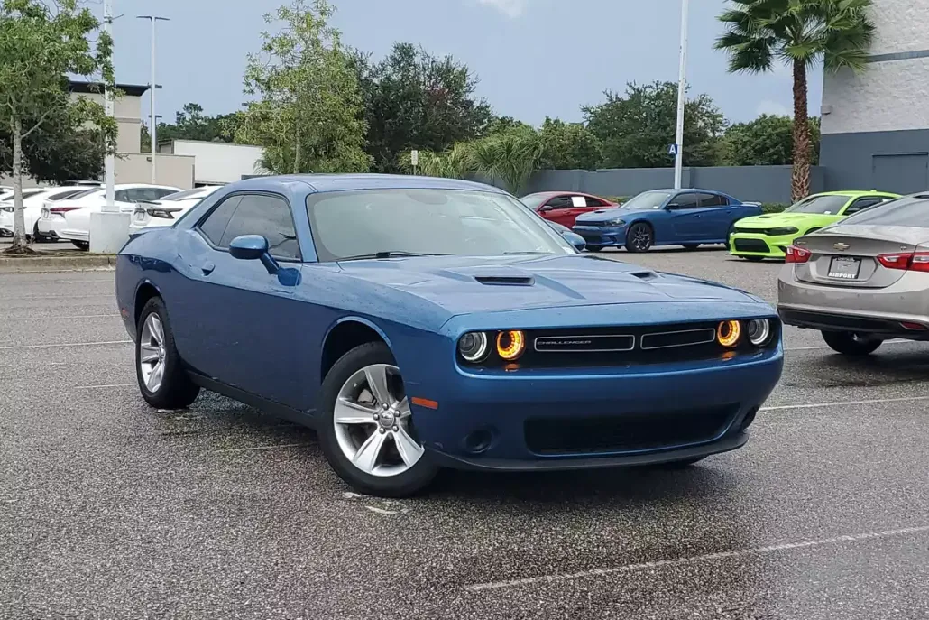 2022 Dodge Challenger SXT photo 1