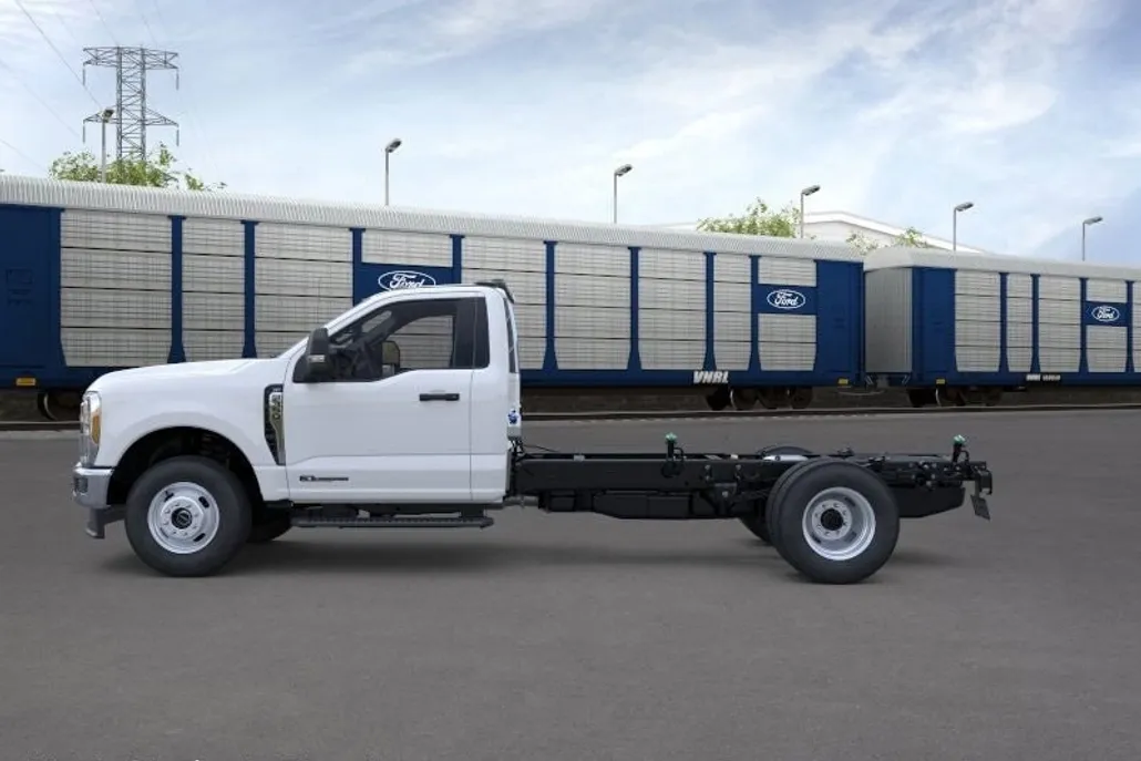 2026 Ford F-350 XLT photo 1