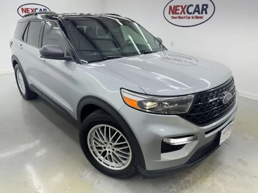 2020 Ford Explorer XLT photo 1