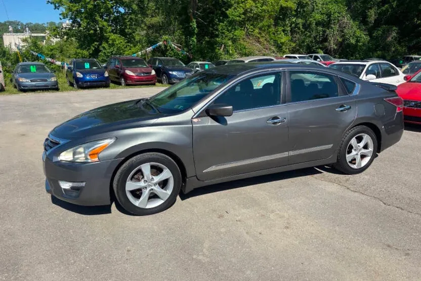2015 Nissan Altima 2.5 S photo 1