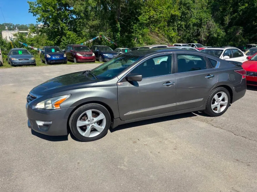 2015 Nissan Altima 2.5 S photo 1