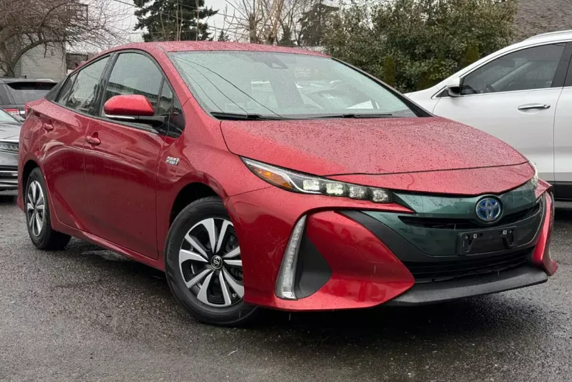 2017 Toyota Prius Prime photo 1