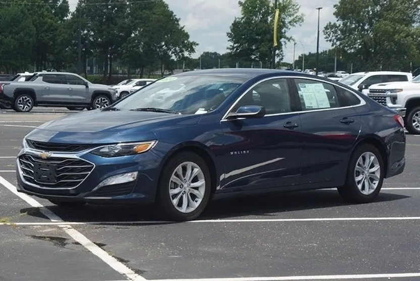 2022 Chevrolet Malibu 1LT photo 1