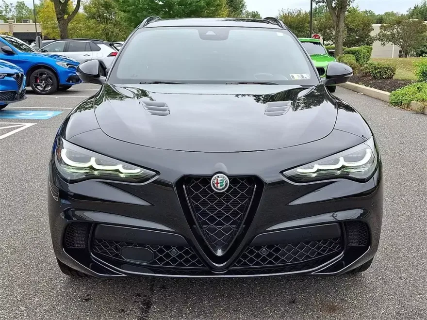 2024 Alfa Romeo Stelvio Quadrifoglio photo 1