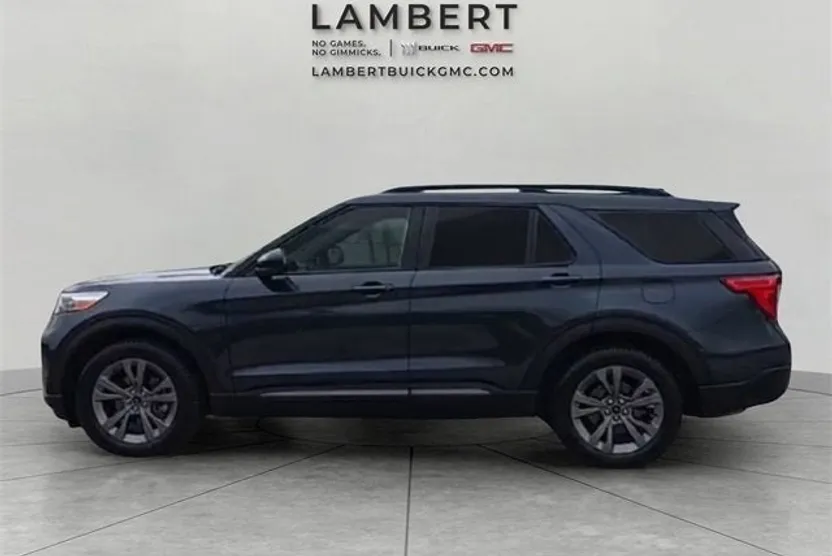 2022 Ford Explorer XLT photo 1