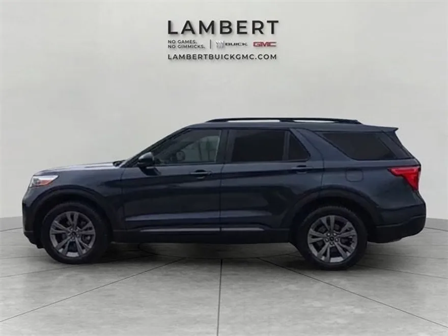 2022 Ford Explorer XLT photo 1