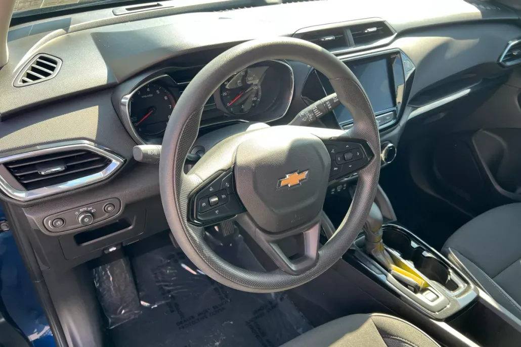 2023 Chevrolet Trailblazer LT photo 1