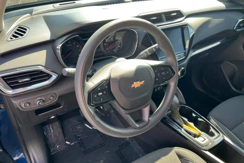 2023 Chevrolet Trailblazer LT photo 1