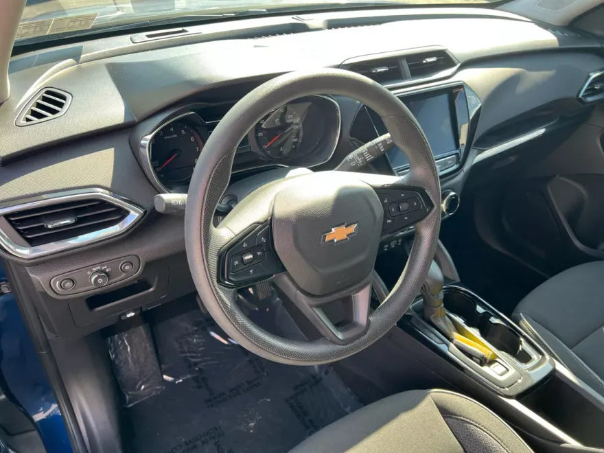 2023 Chevrolet Trailblazer LT photo 1