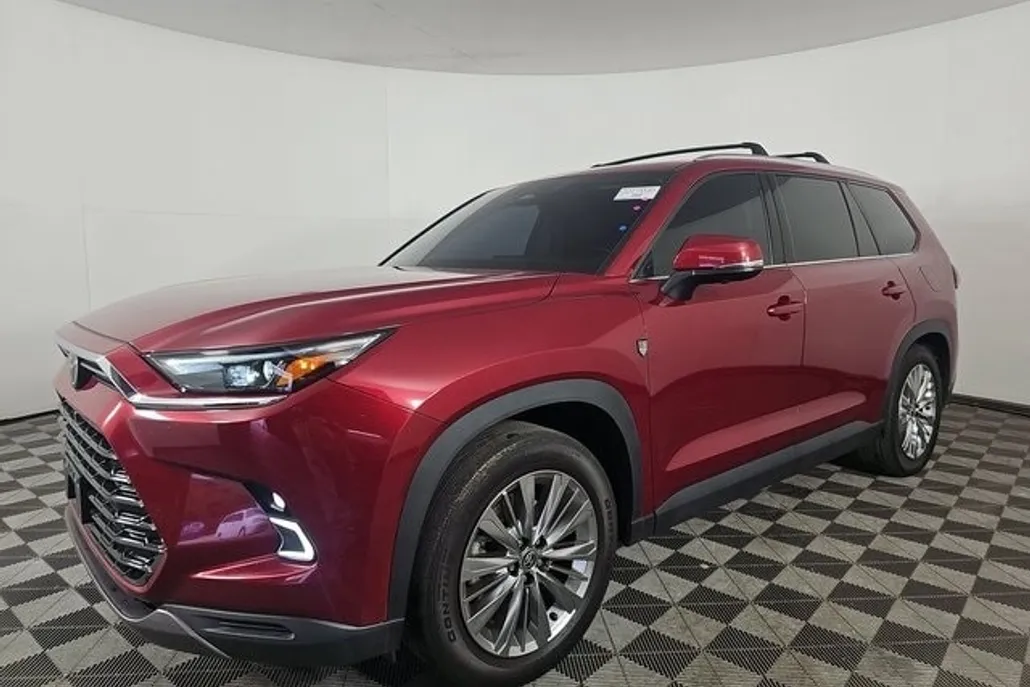 2024 Toyota Grand Highlander Platinum photo 1