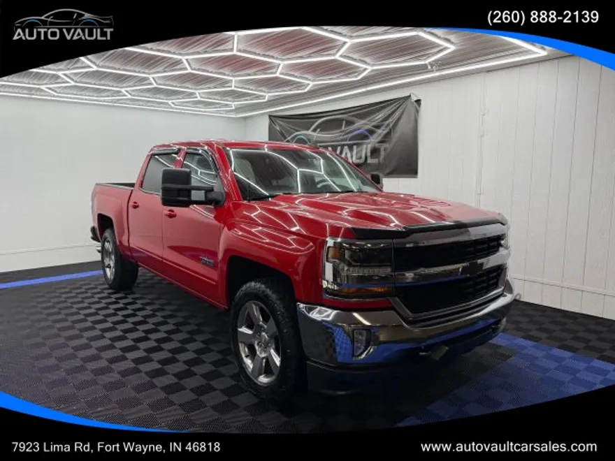 2017 Chevrolet Silverado 1500 LT photo 1