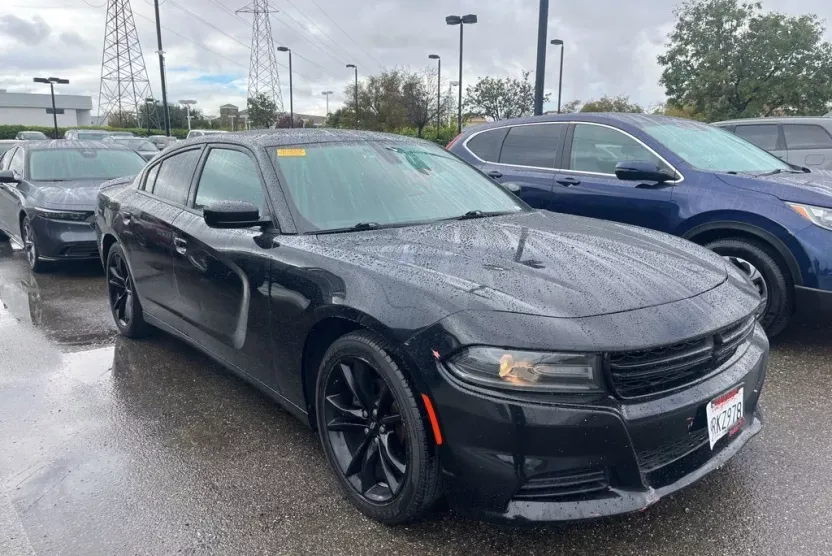 2018 Dodge Charger SXT photo 1