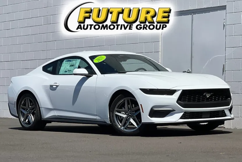 2025 Ford Mustang EcoBoost photo 1