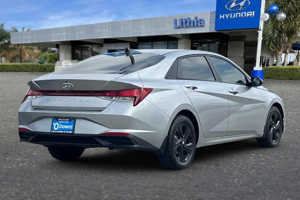 2021 Hyundai Elantra SEL photo 1