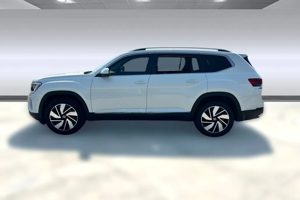 2025 Volkswagen Atlas SEL photo 1