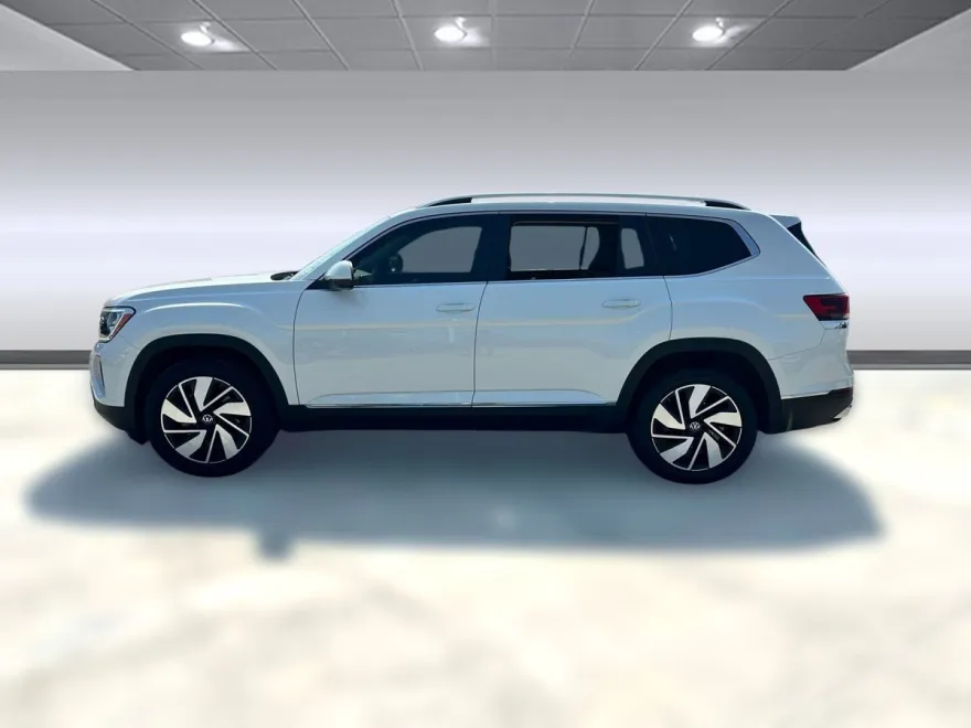2025 Volkswagen Atlas SEL photo 1