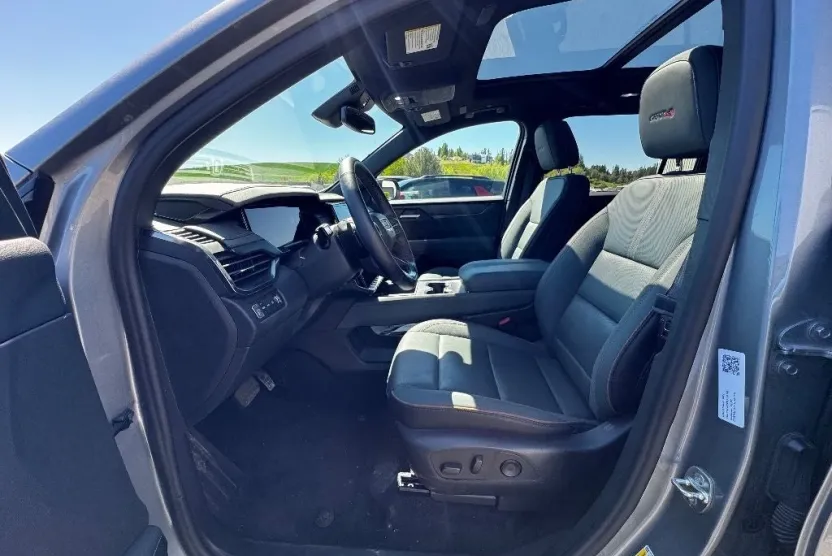 2024 Gmc Acadia AT4 photo 1