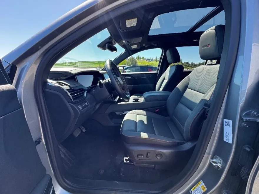 2024 Gmc Acadia AT4 photo 1