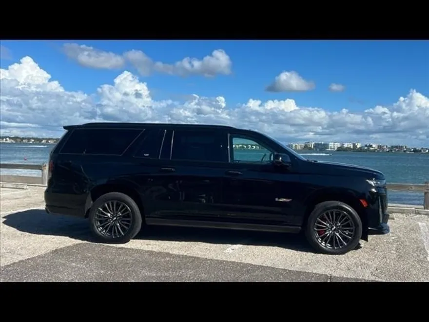 2023 Cadillac Escalade ESV V-Series photo 1