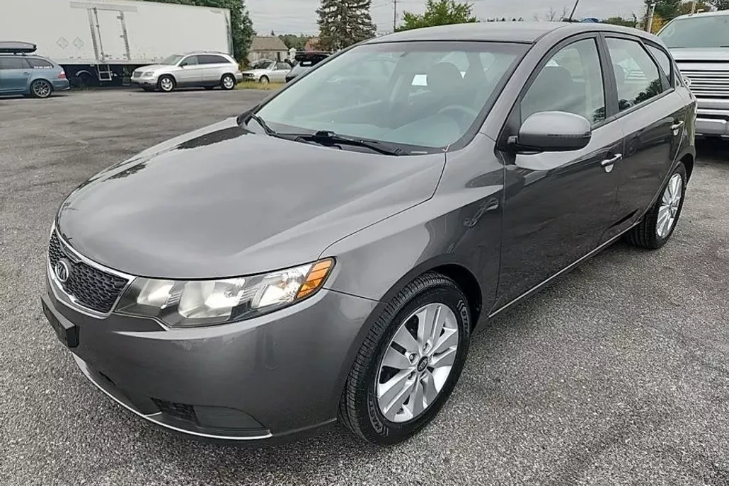2013 Kia Forte EX photo 1