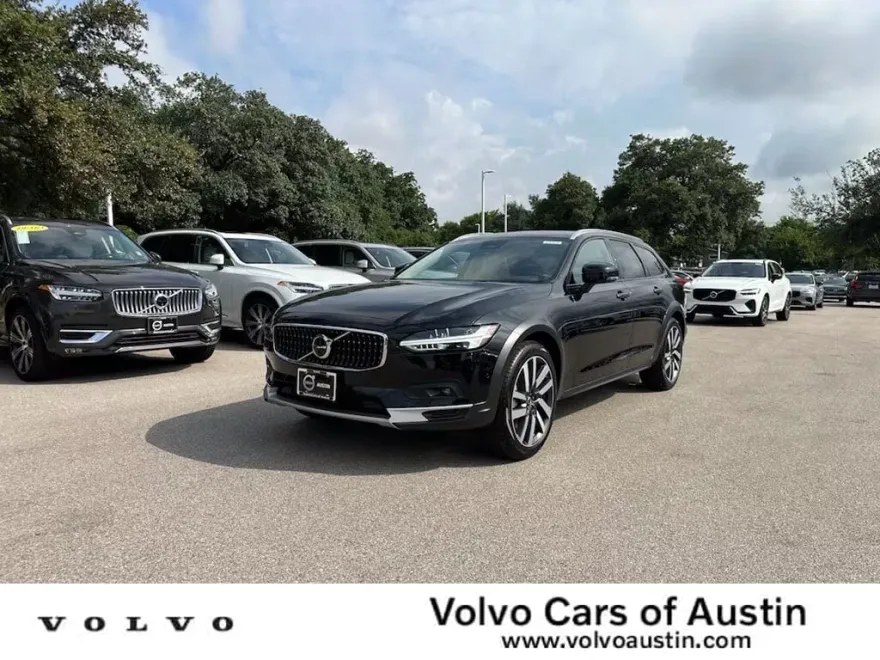 2025 Volvo V90 Cross Country Plus B6 AWD photo 1