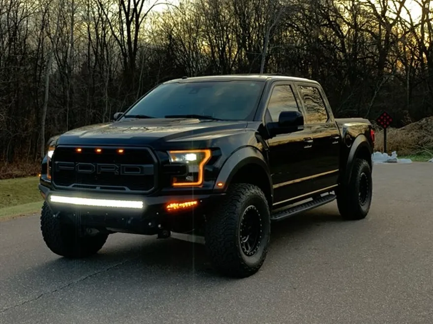 2017 Ford F-150 Raptor photo 2