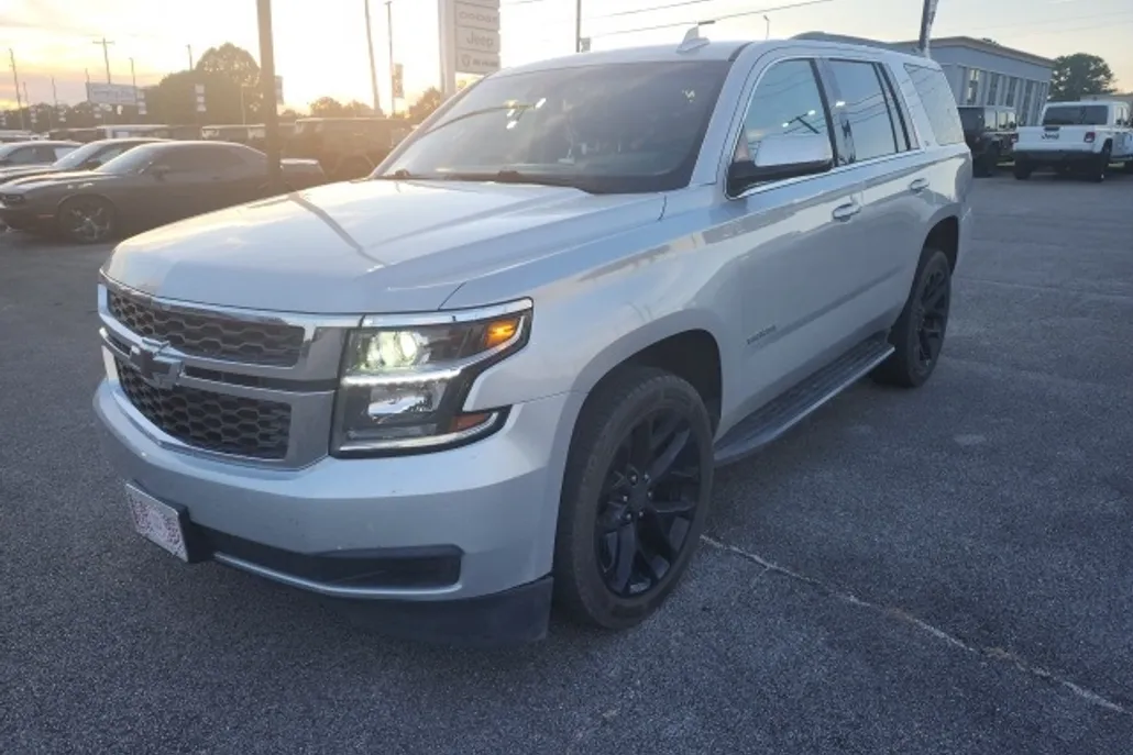 2018 Chevrolet Tahoe LT photo 1