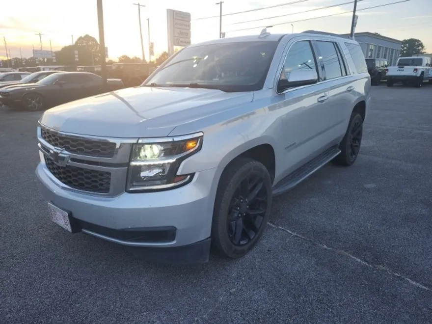 2018 Chevrolet Tahoe LT photo 1