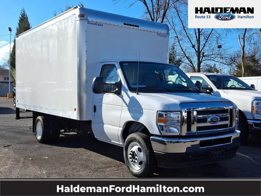 2025 Ford E-350 Base photo 1