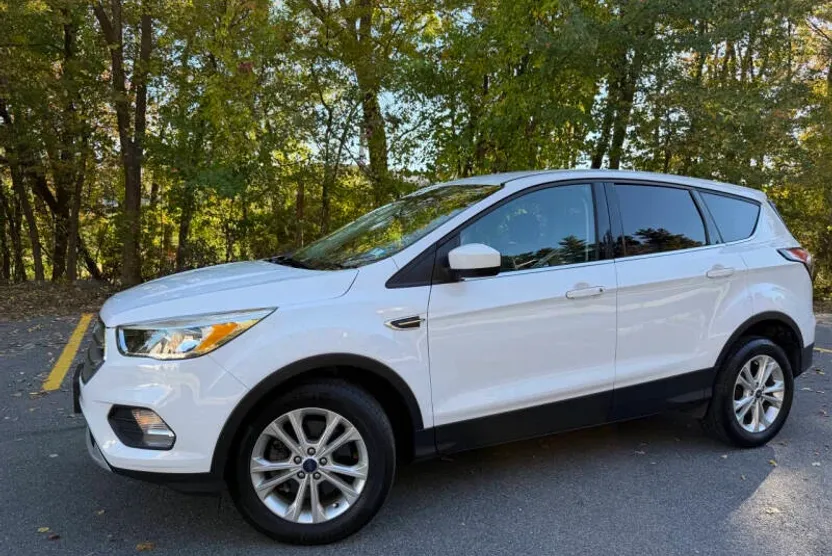 2017 Ford Escape SE photo 1