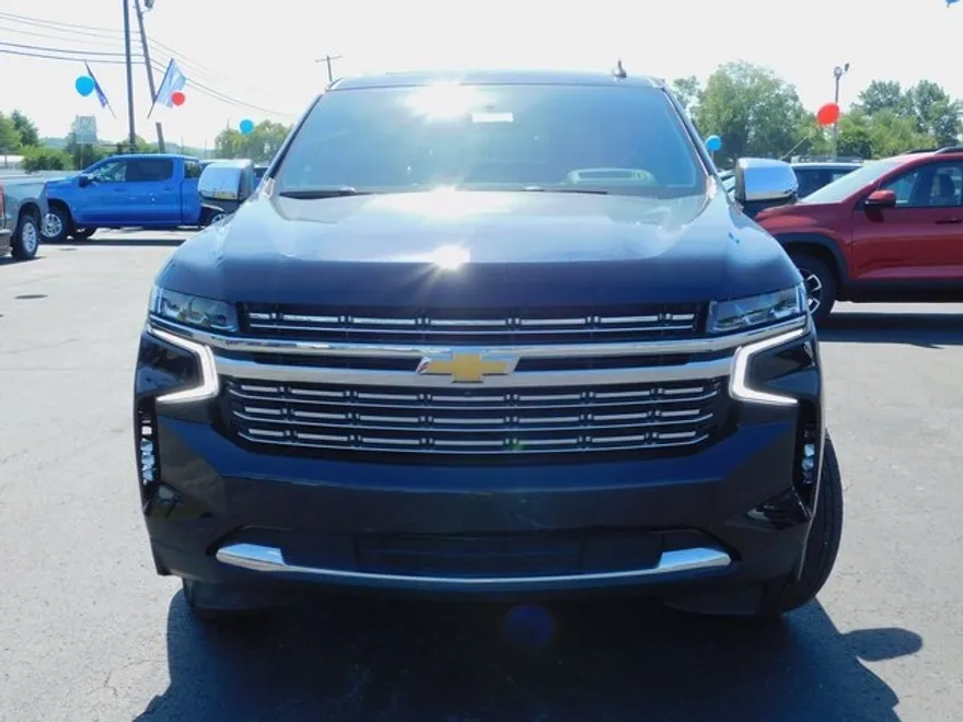 2024 Chevrolet Suburban Premier photo 1