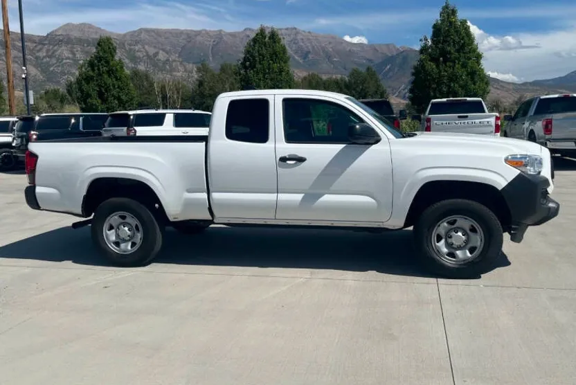 2023 Toyota Tacoma SR photo 1