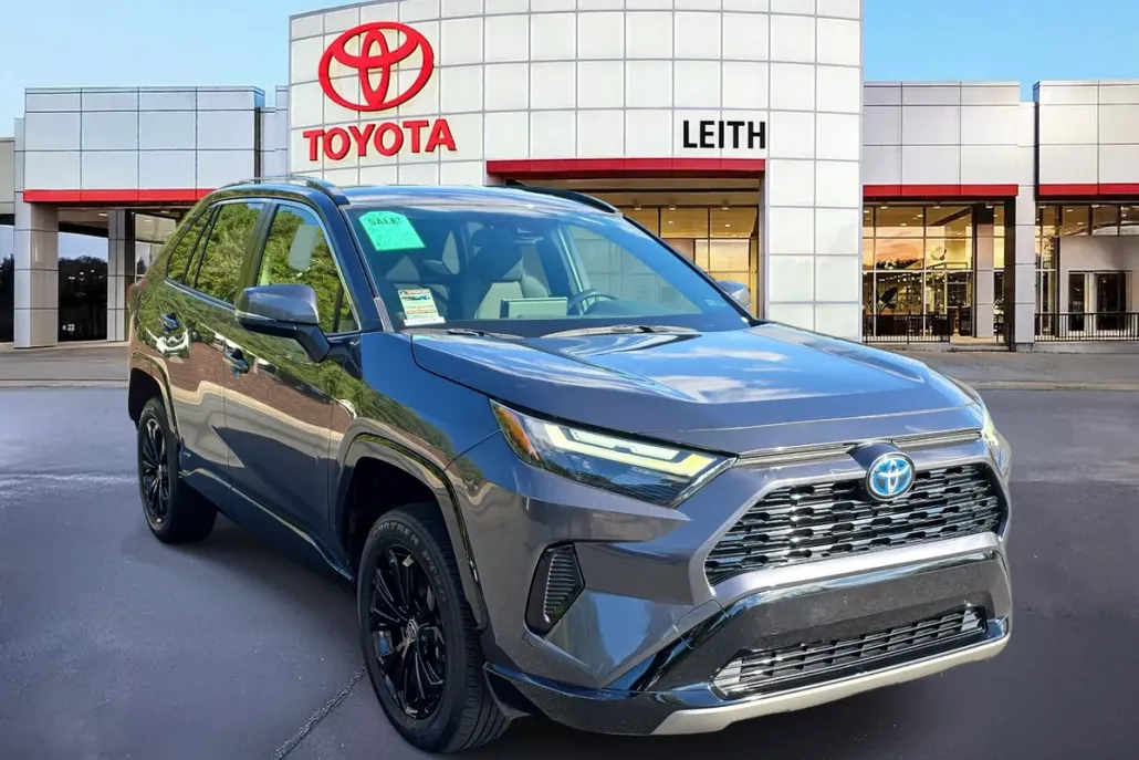 2023 Toyota RAV4 Hybrid SE photo 1