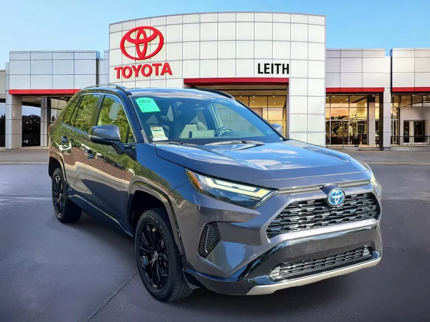 2023 Toyota RAV4 Hybrid SE photo 1
