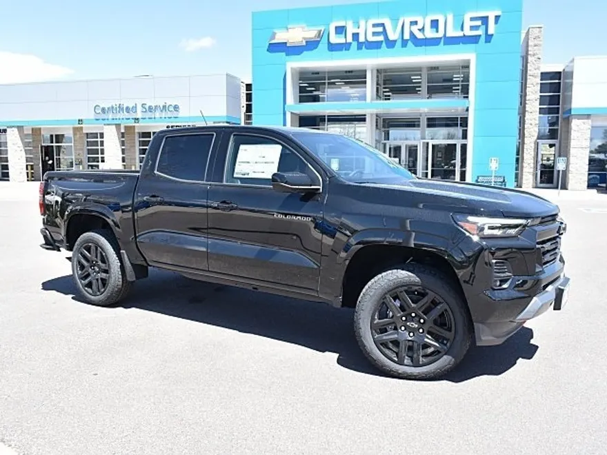 2025 Chevrolet Colorado Z71 photo 1