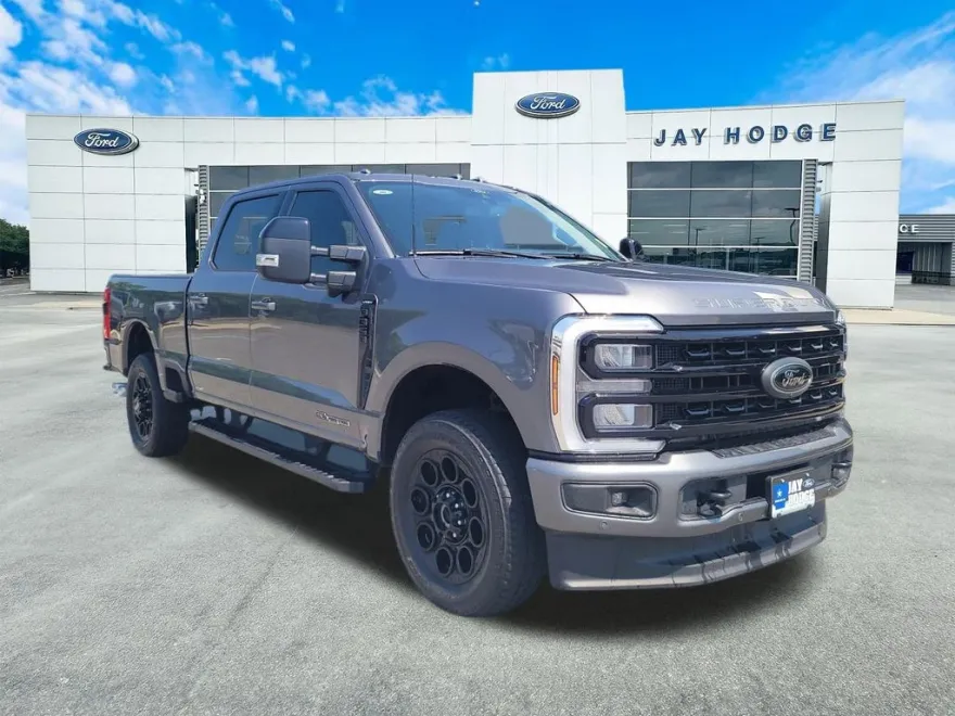 2024 Ford F-350 Lariat photo 1
