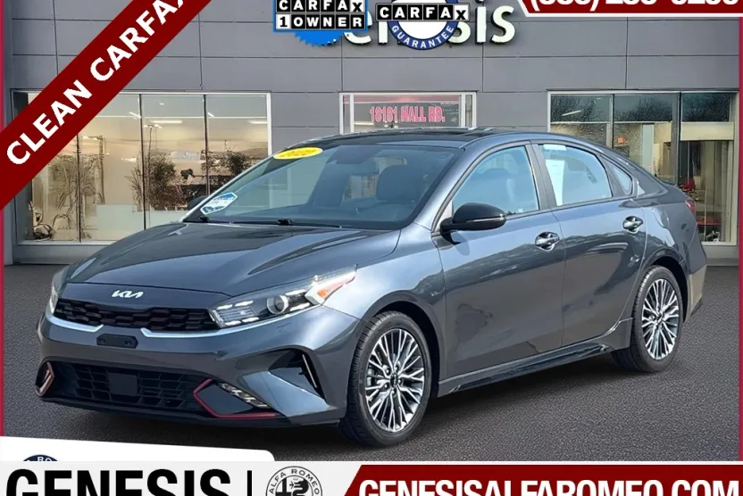2022 Kia Forte GT-Line photo 1