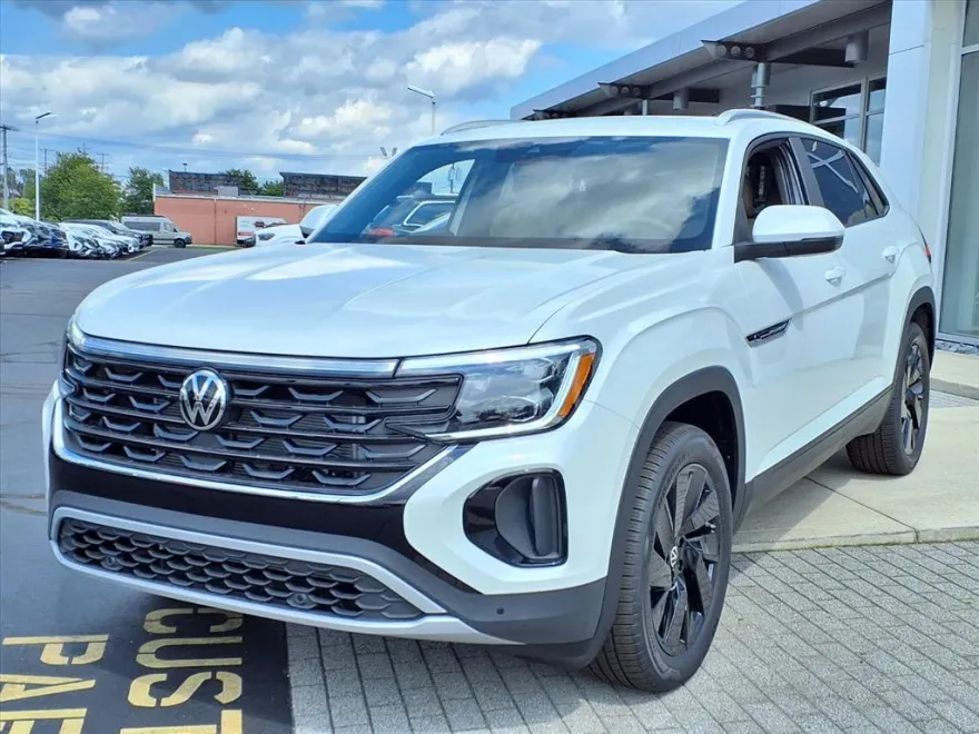 2026 Volkswagen Atlas Cross Sport SE Technology photo 1